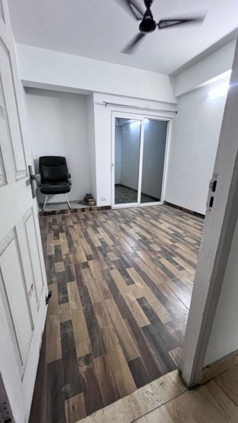 Room, migsun-roof 3 Bedroom 995 Sq.Ft. Apartment In Raj Nagar Extension Ghaziabad 10766585