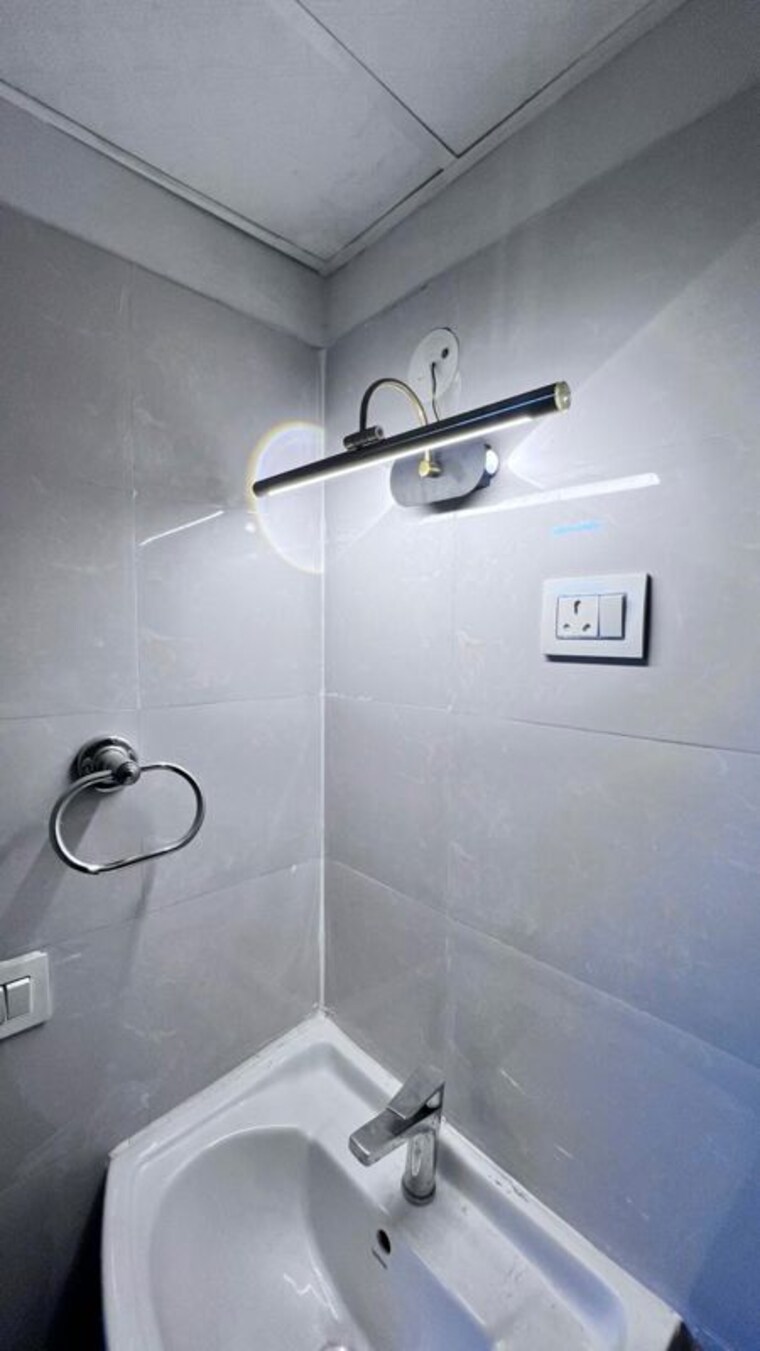 Bathroom, migsun-roof 3 Bedroom 995 Sq.Ft. Apartment In Raj Nagar Extension Ghaziabad 10766585