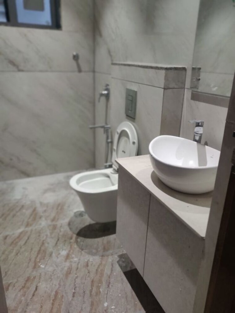 Bathroom, uptown-jubilee 3 Bedroom 3800 Sq.Ft. Apartment In Jubilee Hills Hyderabad 10766593
