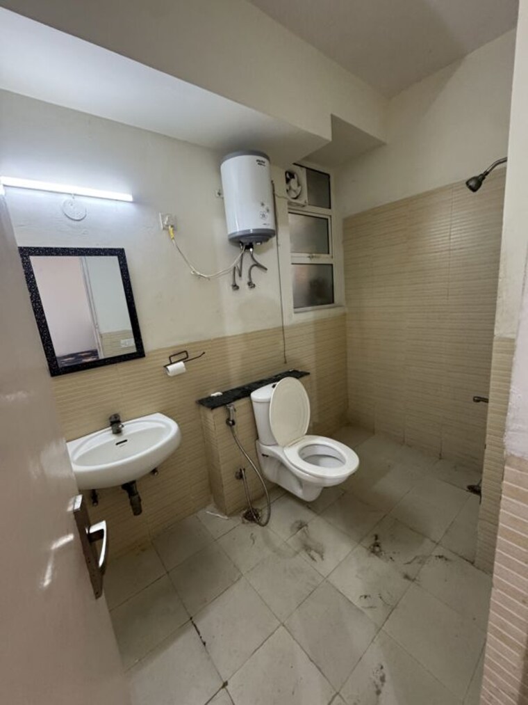 Bathroom, jaypee-klassic-arcade 2 Bedroom 1250 Sq.Ft. Apartment In Sector 134 Noida 10766598