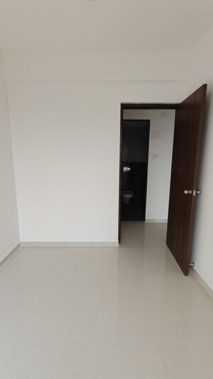 Room in 2 BHK Apartment at Shapoorji Pallonji Joyville Hadapsar Annexe, Hadapsar – for Rent