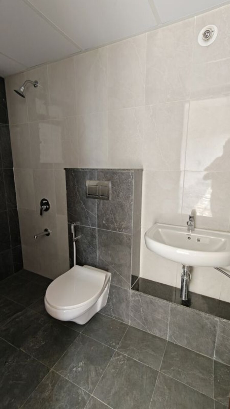 Bathroom, shapoorji-pallonji-joyville-hadapsar-annexe 2 Bedroom 669 Sq.Ft. Apartment In Hadapsar Pune 10766599
