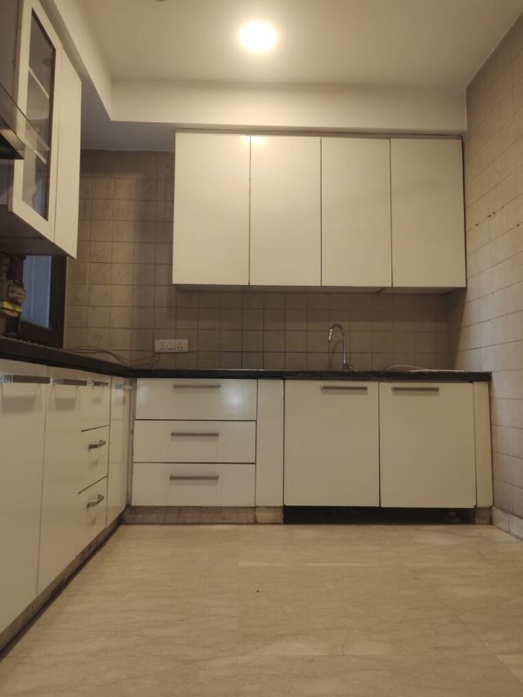 Kitchen, kailash colony 4 Bedroom 2700 Sq.Ft. Builder Floor In Kailash Colony Delhi 10766600
