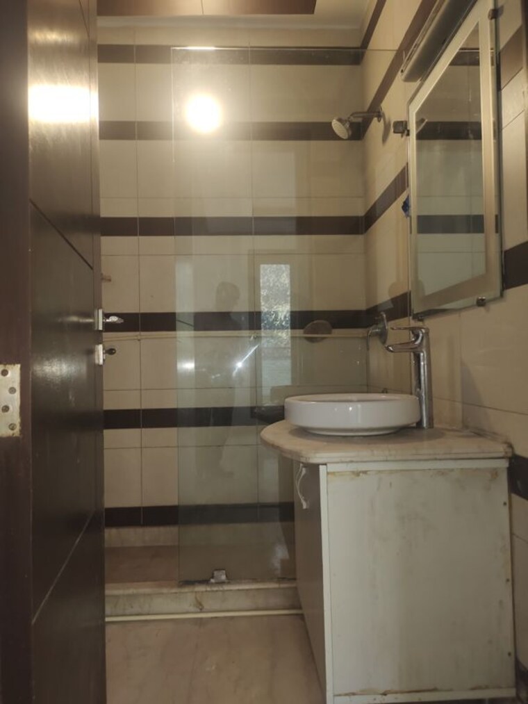 undefined, kailash colony 4 Bedroom 2700 Sq.Ft. Builder Floor In Kailash Colony Delhi 10766600