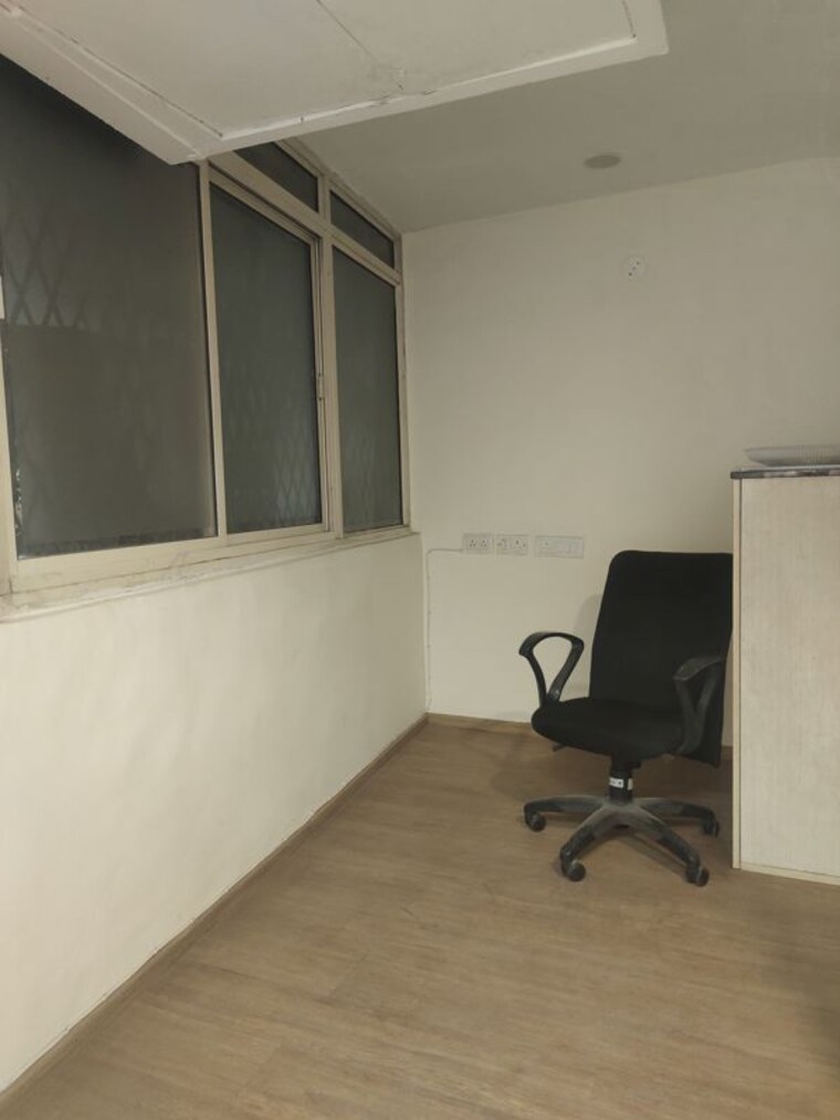Other, greater kailash Commercial Office Space 700 Sq.Ft. In Greater Kailash Delhi 10766608