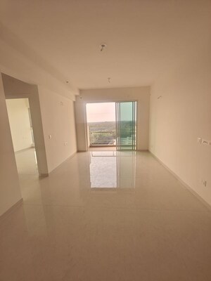 Room in 2 BHK Apartment at L And T Seawoods Residences, Seawoods – for Rent