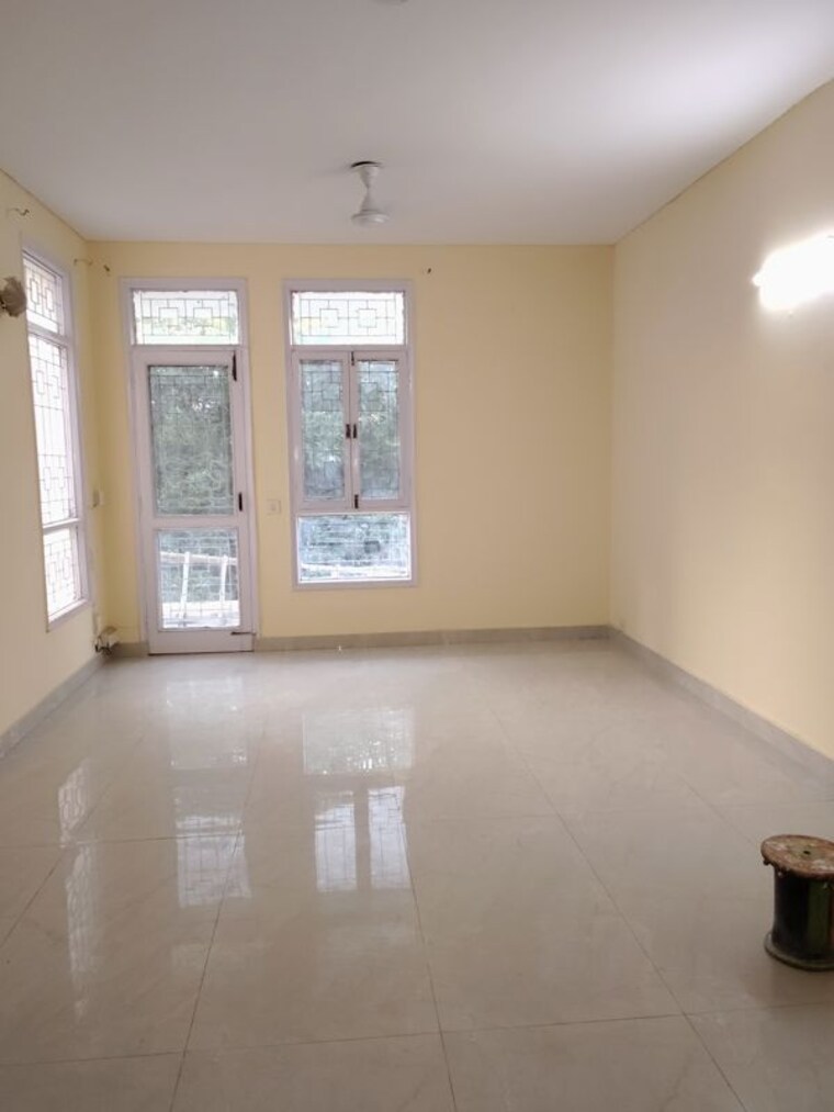 Room, unitech-south-city-ii 3 Bedroom 1500 Sq.Ft. Builder Floor In Sector 50 Gurgaon 10766646