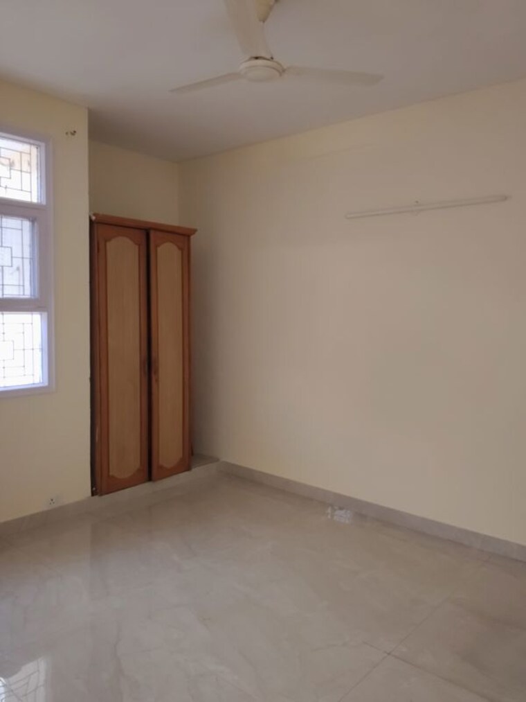 Room, unitech-south-city-ii 3 Bedroom 1500 Sq.Ft. Builder Floor In Sector 50 Gurgaon 10766646