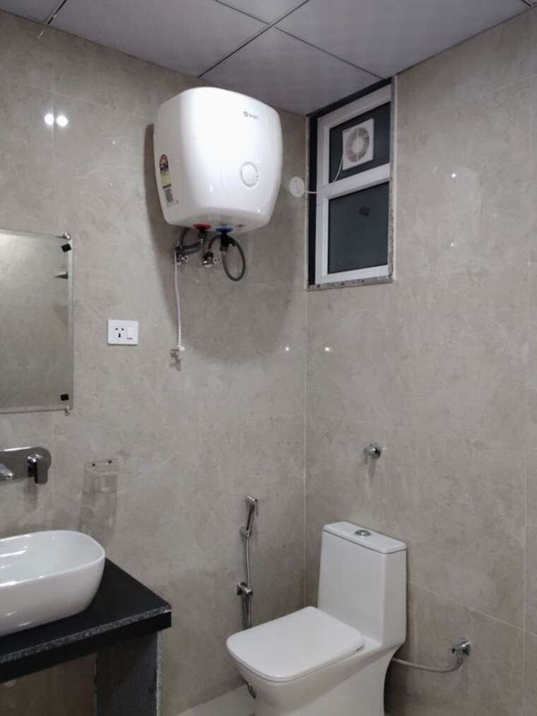 Bathroom, kohli-one-malibu-town 2 Bedroom 1600 Sq.Ft. Builder Floor In Sector 47 Gurgaon 10766653