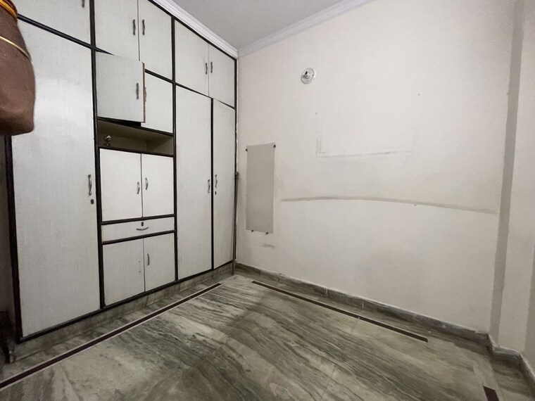 Room, rohini sector 24 2 Bedroom 500 Sq.Ft. Builder Floor In Rohini Sector 24 Delhi 10766656