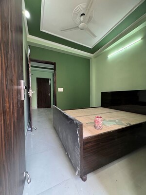 Bedroom in 1 BHK Apartment at Chattarpur – for Rent