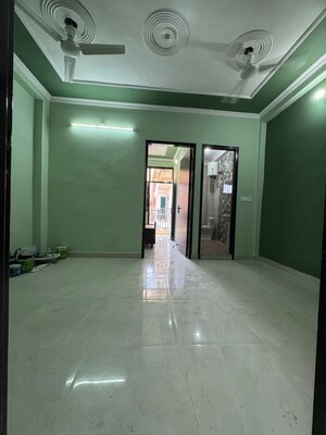 Room in 1 BHK Apartment at Chattarpur – for Rent