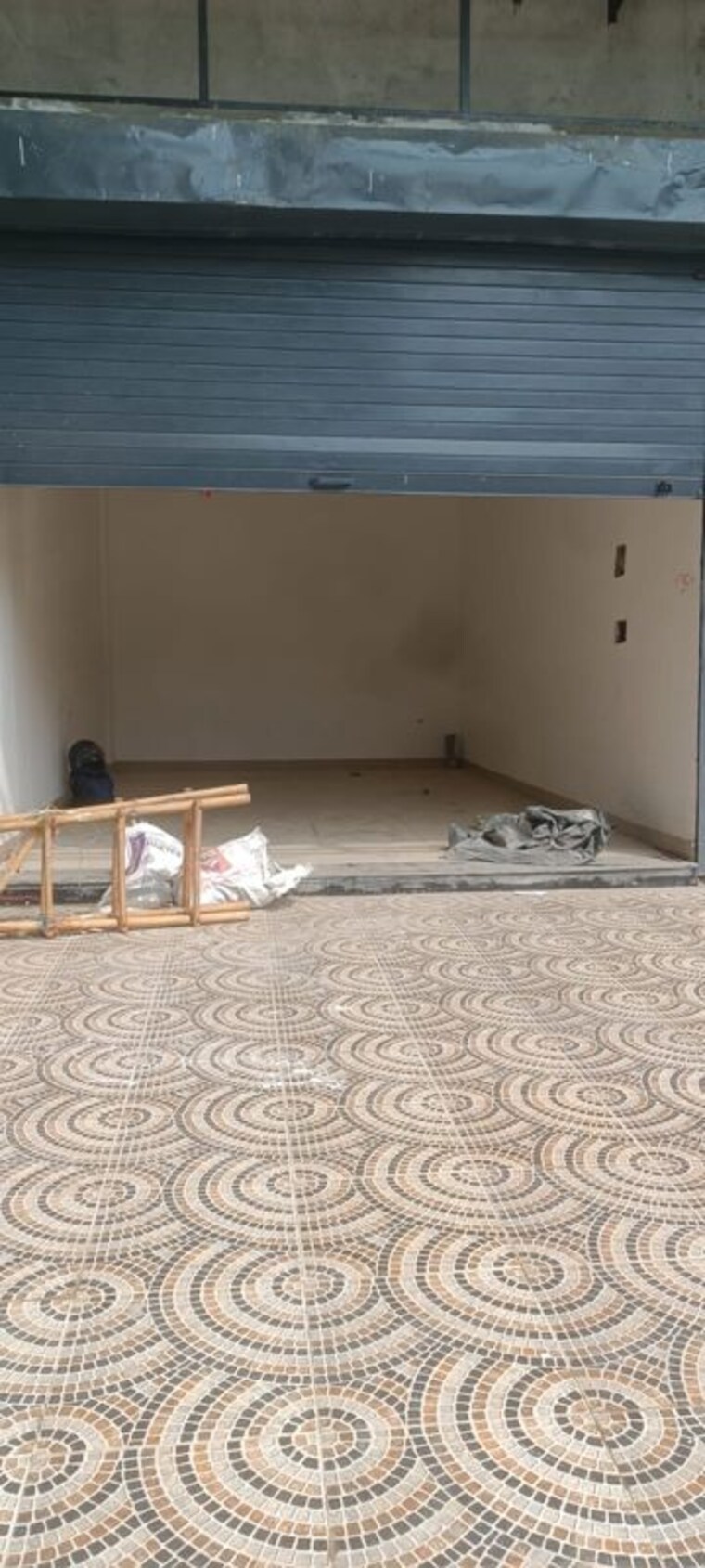 Bedroom, prem-enclave Commercial Shop 1000 Sq.Ft. In Ghukna Ghaziabad 10766661