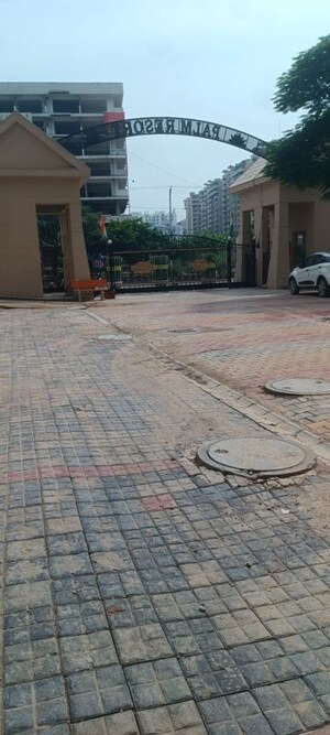 Parking in  Shop at Prem Enclave, Ghukna – for Rent