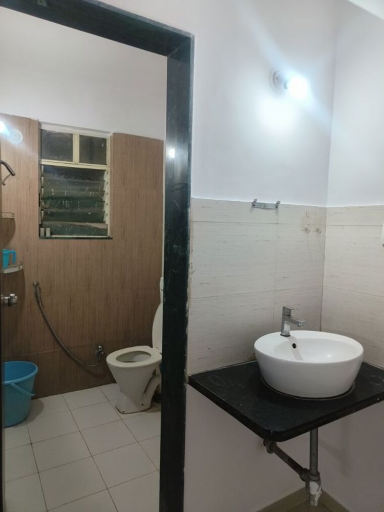 Bathroom, essen-shonest-towers 2.5 Bedroom 1050 Sq.Ft. Apartment In Wakad Pune 10766664