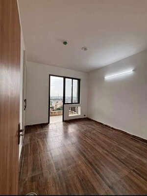 Room in 3 BHK Apartment at Trident Embassy, Sector 1 Greater Noida – for Sale