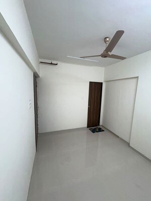 Room in 1 BHK Apartment at Shraddha Vardaan, Bhandup West – for Rent