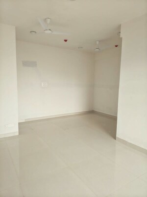 Room in 3 BHK Apartment at Gera Planet Of Joy, Kharadi – for Rent