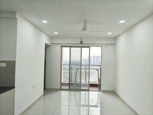 Room in 3 BHK Apartment at Gera Planet Of Joy, Kharadi – for Rent
