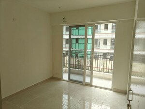 Room in 2 BHK Apartment at Signature Global Prime, Sector 63a – for Rent