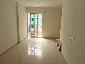 Room in 2 BHK Apartment at Signature Global Prime, Sector 63a – for Rent