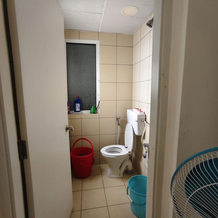Bathroom, prestige-lakeside-habitat 3.5 Bedroom 2134 Sq.Ft. Apartment In Varthur Bangalore 10766749