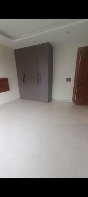 3 BHK Builder Floor For Rent in Sector 45
