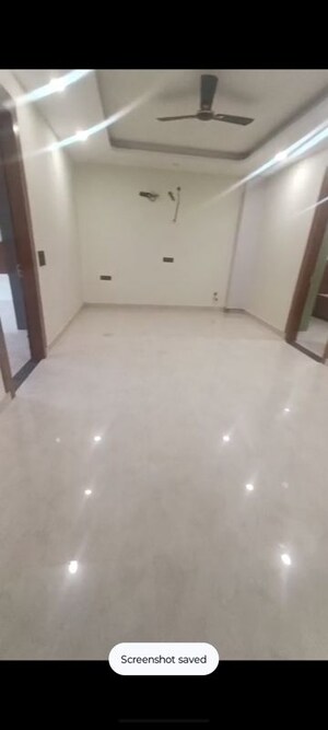 Room in 3 BHK Builder Floor at Sector 45 – for Rent