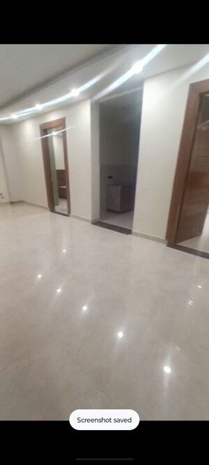 Room in 3 BHK Builder Floor at Sector 45 – for Rent