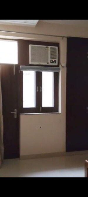 Room in 2 BHK Builder Floor at Sector 45 – for Rent