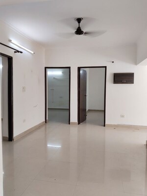Room in 3 BHK Apartment at Vasant Kunj – for Rent