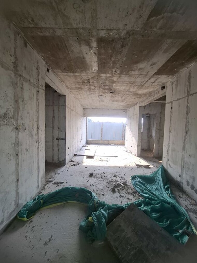  Parking, sawasdee-heights 3.5 Bedroom 2240 Sq.Ft. Apartment In Lawrence Road Delhi 10766826