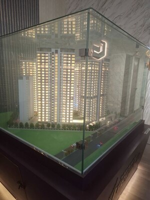 Furnished Amenities in 3.5 BHK Apartment at Sawasdee Heights, Lawrence Road – for Sale