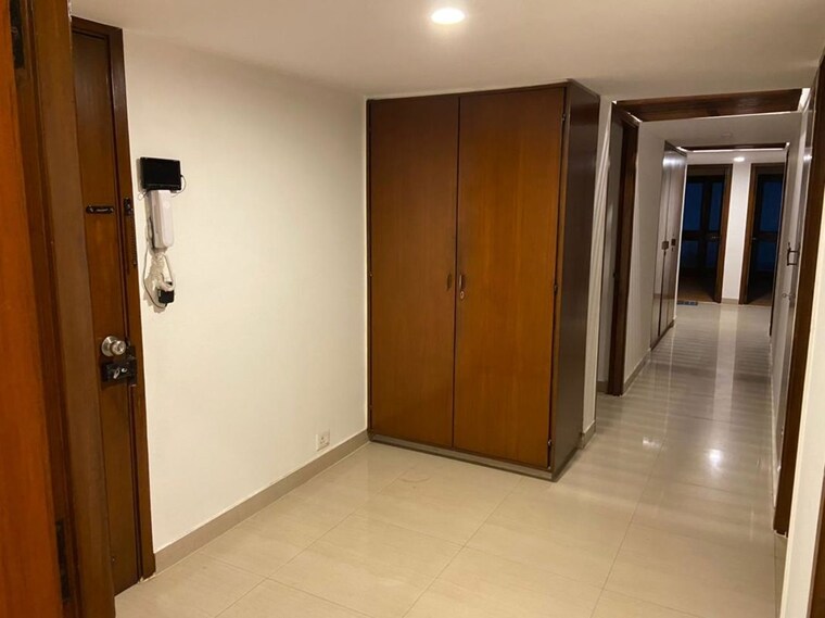 Room, safdarjung development area 4 Bedroom 5500 Sq.Ft. Apartment In Safdarjung Development Area Delhi 10766836