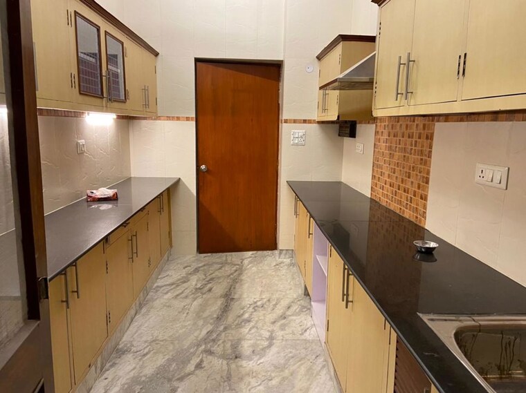 Kitchen, safdarjung development area 4 Bedroom 5500 Sq.Ft. Apartment In Safdarjung Development Area Delhi 10766836