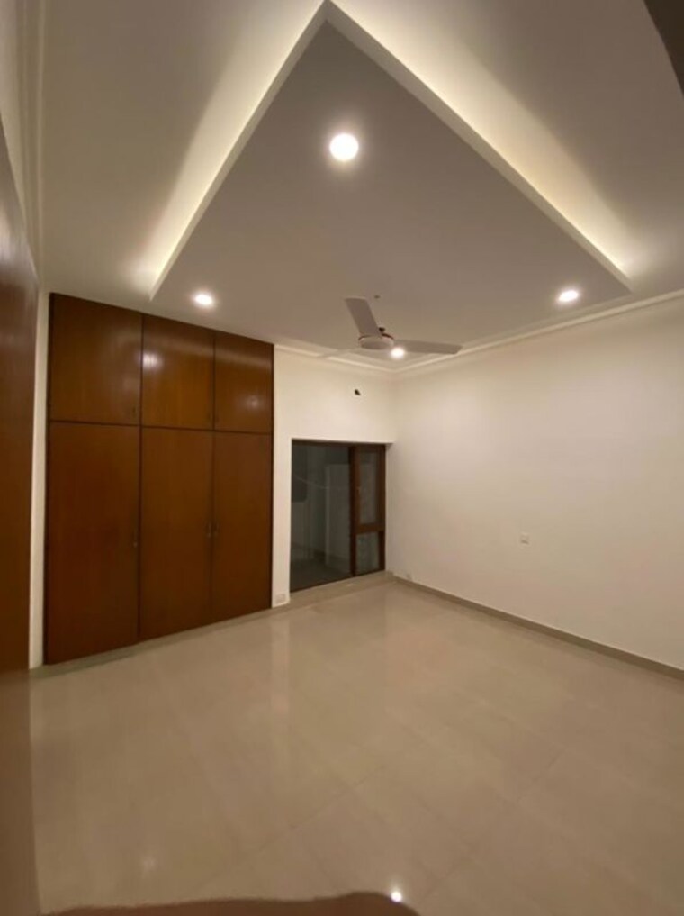 Room, safdarjung development area 4 Bedroom 5500 Sq.Ft. Apartment In Safdarjung Development Area Delhi 10766836