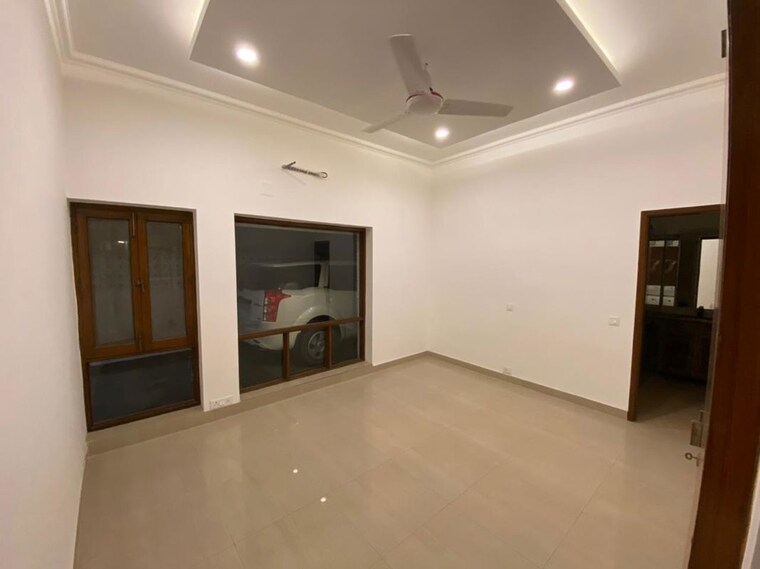 Room, safdarjung development area 4 Bedroom 5500 Sq.Ft. Apartment In Safdarjung Development Area Delhi 10766836