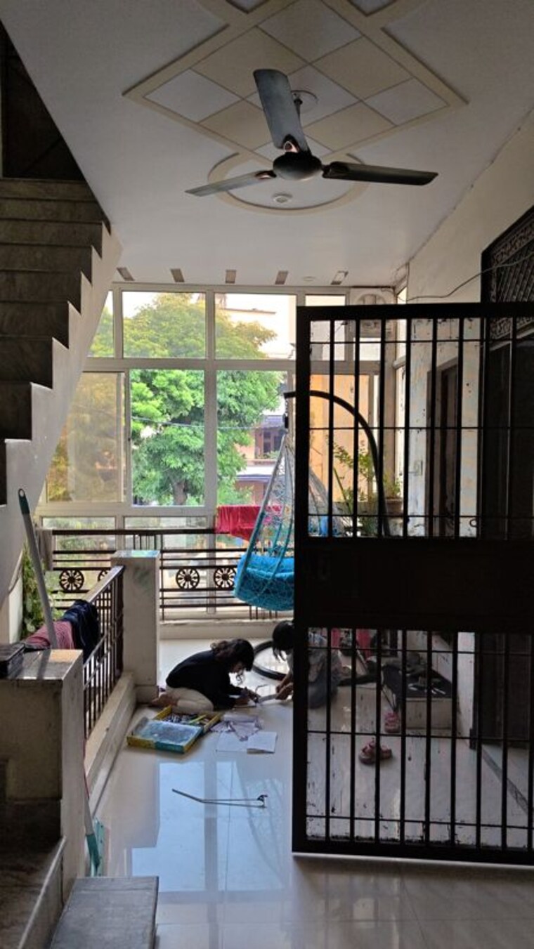 Balcony, shastri nagar 4 Bedroom 100 Sq.Yd. Independent House In Shastri Nagar Ghaziabad 10766870