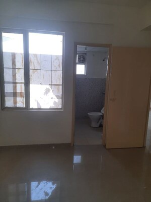 Room in 2 BHK Apartment at Conscient Habitat 102, Sector 102 – for Rent