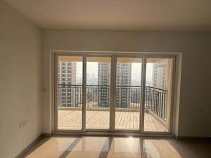 Room in 3.5 BHK Apartment at ATS Marigold, Sector 89a – for Sale
