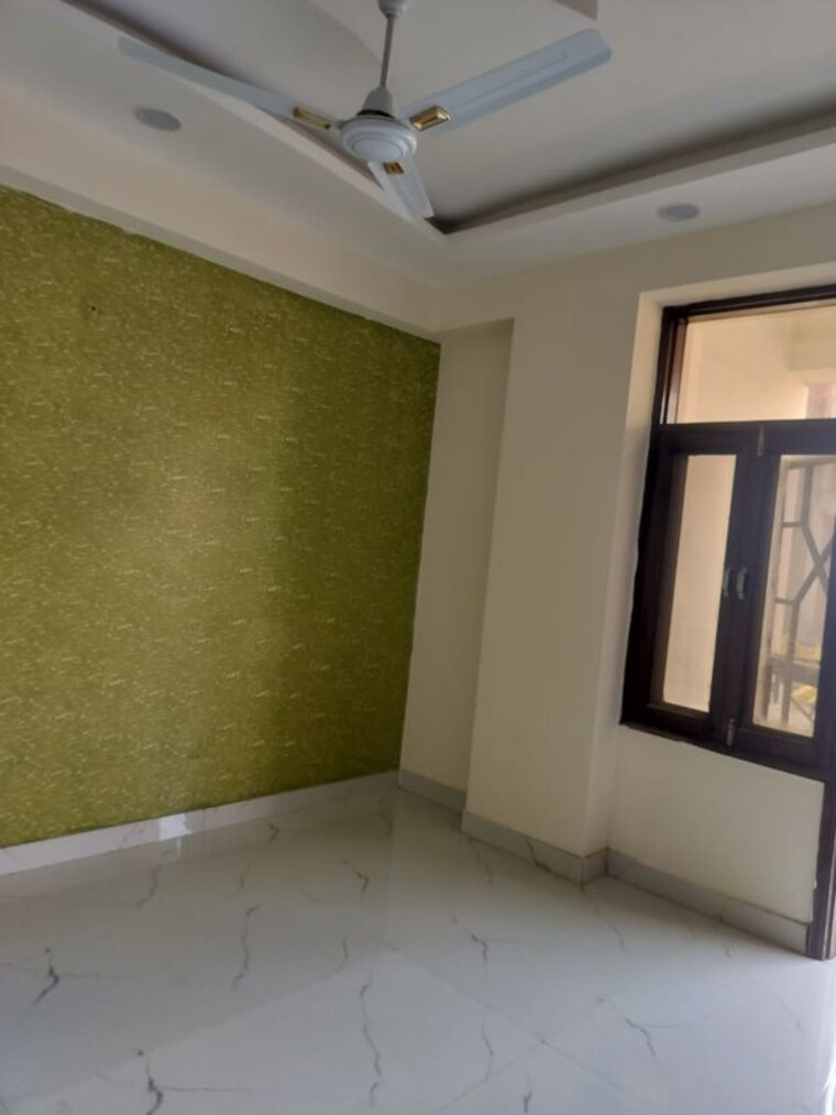 Room, rwa-apartments-sector-73 2 Bedroom 985 Sq.Ft. Builder Floor In Sector 73 Noida 10766907