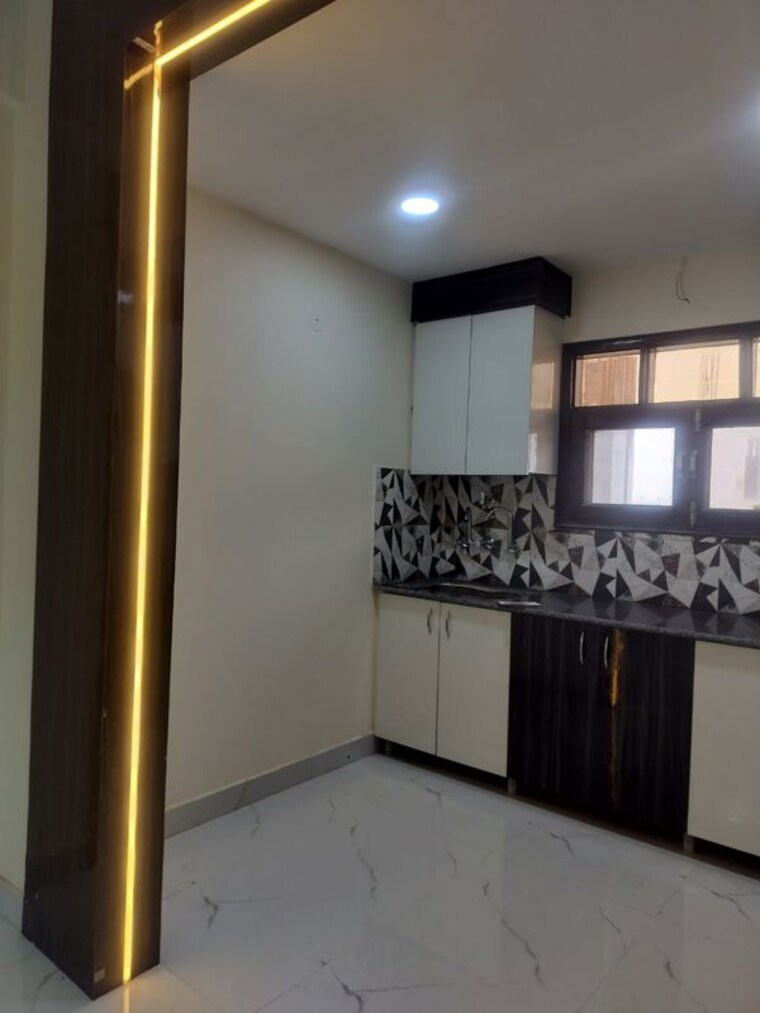 Kitchen, rwa-apartments-sector-73 2 Bedroom 985 Sq.Ft. Builder Floor In Sector 73 Noida 10766907
