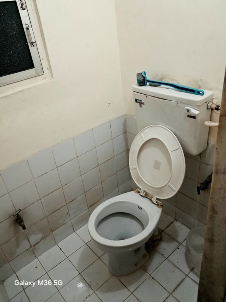 Bathroom, prathamesh-apartment-prabhadevi 1 Bedroom 300 Sq.Ft. Apartment In Prabhadevi Mumbai 10767022