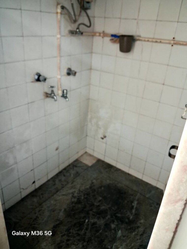 Bathroom, prathamesh-apartment-prabhadevi 1 Bedroom 300 Sq.Ft. Apartment In Prabhadevi Mumbai 10767022
