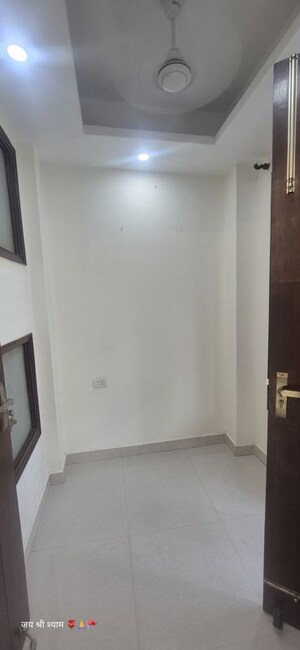Room in 3 BHK Builder Floor at Ansal Sushant Apartments, Sushant Lok I – for Sale