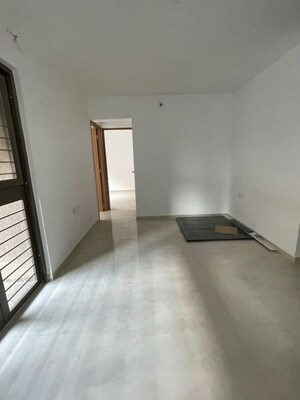 Room in 2 BHK Apartment at Excellaa Tremont, Keshav Nagar – for Rent