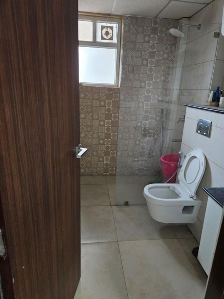 Bathroom, maya-green-lotus-saksham 3 Bedroom 1346 Sq.Ft. Apartment In International Airport Road Zirakpur 10767074