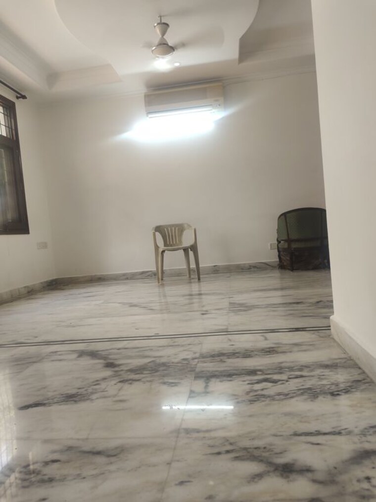 Bathroom, dlf-queens-court 3 Bedroom 1800 Sq.Ft. Builder Floor In Greater Kailash ii Delhi 10767084
