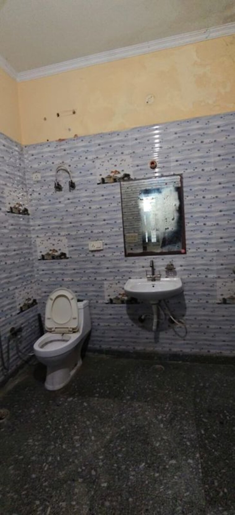 Bathroom, rwa-apartments-sector-73 2 Bedroom 1800 Sq.Ft. Builder Floor In Sector 73 Noida 10767095