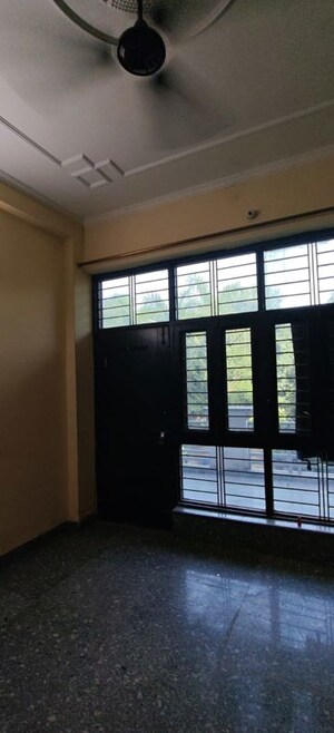 Room in 2 BHK Builder Floor at RWA Apartments Sector 73, Sector 73 – for Rent